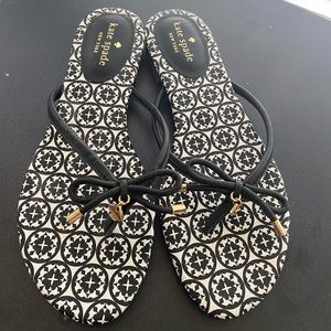 Kate Spade Mistic Wm Size 8 Black/White flip/flop